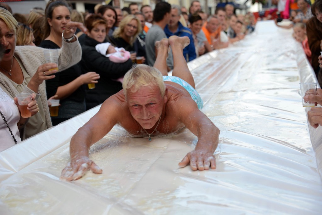 ../Images/Donderdag kermis 058.jpg